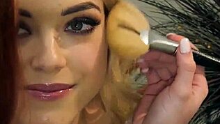 Lesbiennes mangeant la chatte, ciseaux et se masturbant dans un jeu hardcore sauvage