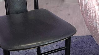 ميلف ممتلئة على الكاميرا: شوفني وأنا ألعب بكسي المشعر وطيزي بلعب جنسية!