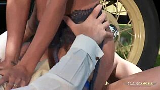 Blondýna sátá čurák venku