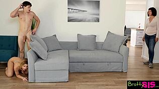 أخ خطوة يضرب أخت خطوة بقوة بجانب أم خطوة في مشهد مجنون