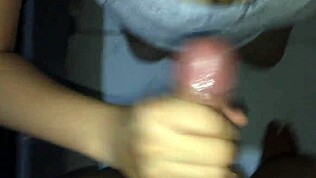 Nevlastní sestrička mi focí a já jí šukám kozy dokud nekonečím v puse během karantény