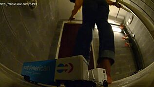 Ωχ, η country καυτή συνθλίβει το μικρό 18+ φορτηγάκι με την τεράστια femdom δύναμή της!