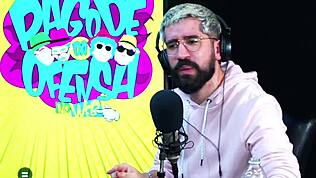 Ei, olha essa morena quente com peitão e piercing pirando - Danny Mancinni