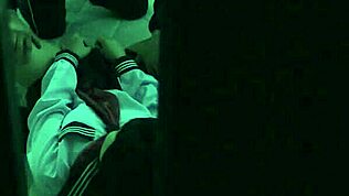 Budak Sekolah Jepun Kaede Oshiro Tunjuk Cipap Pada Kawan Tanpa Sensor