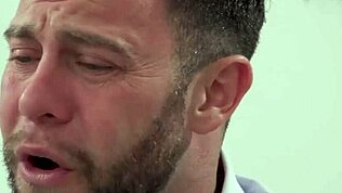 A szenvedélyes szopás öröm intenzív fújássá válik