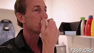 Heet tiener 18+ wordt wild in taboo hardcore actie