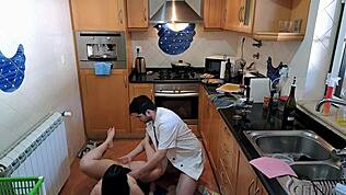 Istri, Mau Liat Aku Ngewe Chef di Kelas?