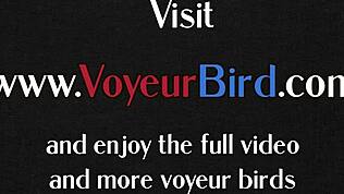 CFNM Kantor Voyeur Telanjang di Duo Interracial Saat Cowok Onani