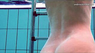 Hé Nata, envie de nager avec moi en extérieur aujourd'hui ?