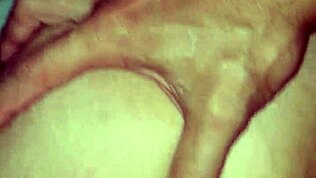 Djup anal creampie med monstercock i stor röv amatör