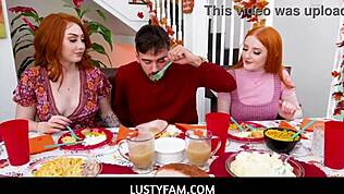 Чувак, Nade Nasty - счастливчик, трахающий Arietta Adams и Cherry Faye.