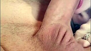 Ember, ez a dögös feleség őrülten torokbasz egy lucskos faszt!