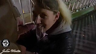 Zwei Deutsche werden wild mit öffentlichem Ficken am Bahnhof