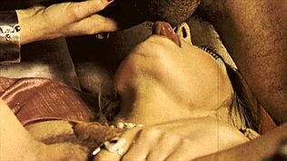 Vay, Tüylü Dörtlüyle Vintage Porno Dalışı! 🕰️