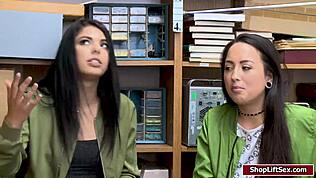 Stepsis Pencuri Di Kedai Tangkap Dan Kongkek Oleh Polis Mall