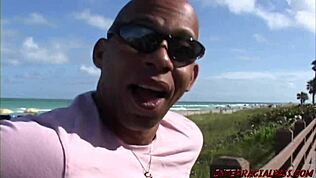 Студентка кончает сильно на огромном черном члене, вау! 😍