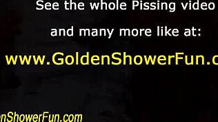 Ουράει λεσβικό τετράγωνο γίνεται άγριο με δαχτυλίδι και στοματικό σεξ. ηλικιωμένες ενώνουν στο φετίς πάρτι.