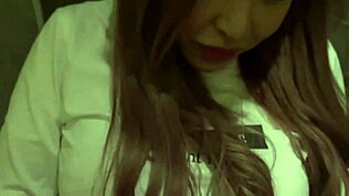 เซ็กซ์ POV มือสมัครเล่นกับช่างทำผมเอเชียพลังงานสูงหน้าอกใหญ่