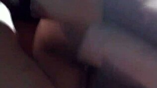 Min flickvän väcker mig med sex i fyrfota och suger min kuk till frukost