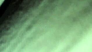 Чудай такой, что из киски течет, чертовски горячий камшот