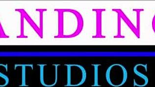 بنت مسلمة بطيز كبيرة تغري أخوها بالتبني