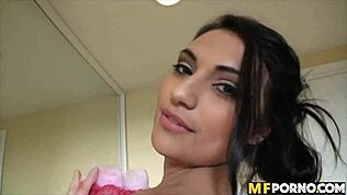 Ich habe diese Amateur-Latina roh gefickt, im Rikki Nyx Stil