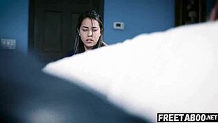 Миниатюрная латина Алина Лопез обманом получила кремпай от развратного епископа