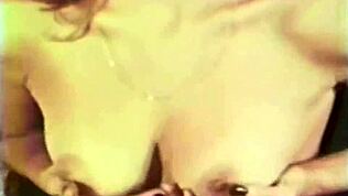 विंटेज टैबू फैंटेसी स्टेप मदर के साथ रेट्रो सीन में