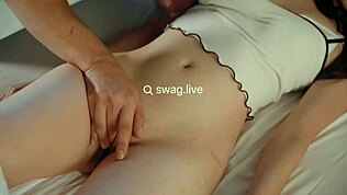 Feifeibebe在SWAG Live上-叫醒嫂子来个硬核口交