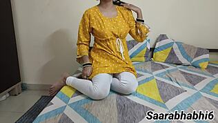 सारा को स्टेप भाई ने पहली रात की ट्रेनिंग में पेल दिया