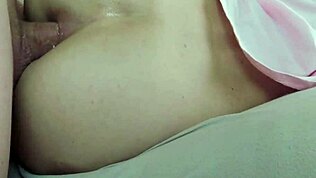 Болезнено чукане на задника на сладката ми колежанка 18+ съквартирантка