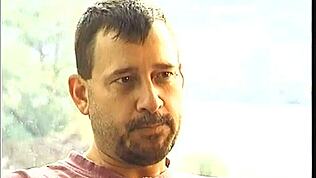 Vintage αναλ σκηνή φέρνει καυτές ρετρό vibes σε τριχωτό hardcore κλασικό