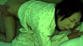 รู้สึกตื่นเต้นจากความสัมพันธ์ต้องห้ามกับแม่ม่ายแก่