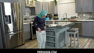 पर्वअरब - वायलेट जेम्स ने कोच पीटर ग्रीन को शरारती प्रस्ताव दिया