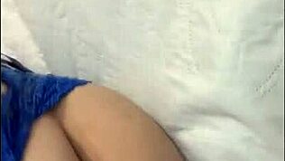 Mi diverto con la mia fidanzata e la sua amica matura