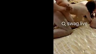 见过NiniBaby在SWAG Live上狂野KTV三人行吗？