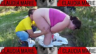 Jem Piškotke iz Mučke te Pohotne Debeluške in ji Tlačim Steklenico v Rit