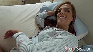 鸡巴过夜派对变狂野！继兄妹斯卡莱特梅在禁忌操幻想中调皮！