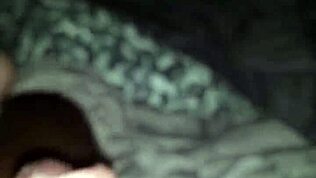 Sıcak kızıl sevgilim el iş baş iş ve sikiş yapıyor