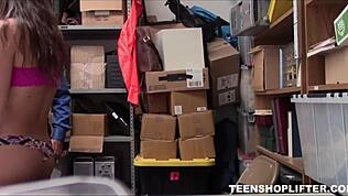 Teenshoplifter.com - geile tiener 18+ met perfect lijf gepakt bij rokjediefstal en geboord door agent