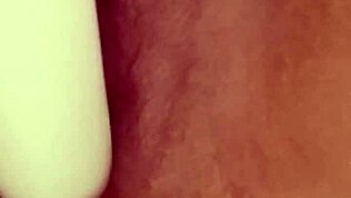 Hey, dildoyla amcığını pompalayıp fışkırtmamı ister misin?