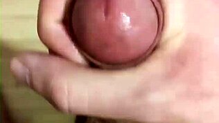 我忍不住摸自己，太爽了