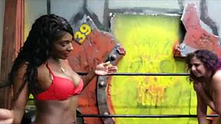 Siapa Menang Pertarungan Gulat Ebony Vs French Big Tits Aksi Interracial