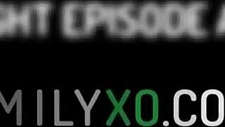 מילף לוהטת פריסטין אדג' מוצצת את הזין של הבן החורג