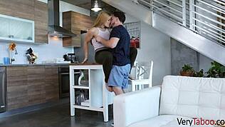 Stepsister, pity fuck me, I'm so horny now