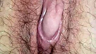 Endlich, haarige Klit zwischen meinen Schenkeln für Web-Chat freigelegt