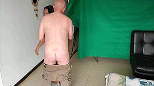 Agarabas ja Olpr jakavat seksikkään aamustripteasen 4K-esikatselussa