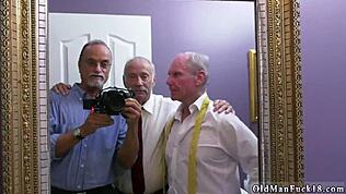 Отчим подглядывает за первым разом кронни. Напряжение нарастает с максимальными эрекциями