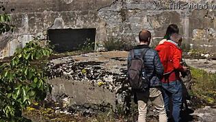 裸体模特在废弃军事基地托特列本岛拍摄露骨场景