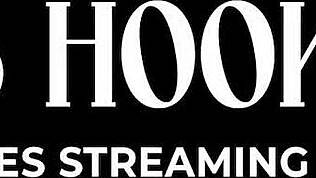 क्यूट टीन 18+ क्यूलर क्विन स्टेपब्रदर के साथ बेड शेयर करती है फन बॉन्डिंग के लिए जब स्टेपपेरेंट्स बाहर हैं।